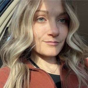 Meet your Posher, Hailey